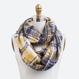 NWT Geneva Plaid Infinity Scarf